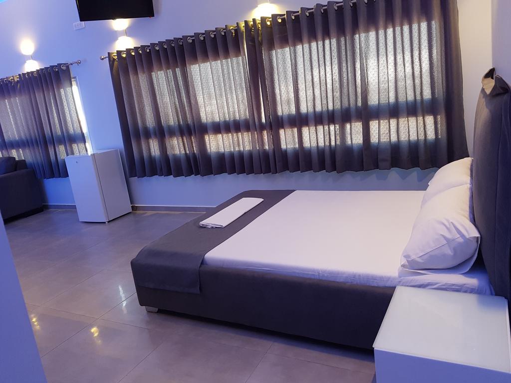 Spat Hotel Ашдод Экстерьер фото