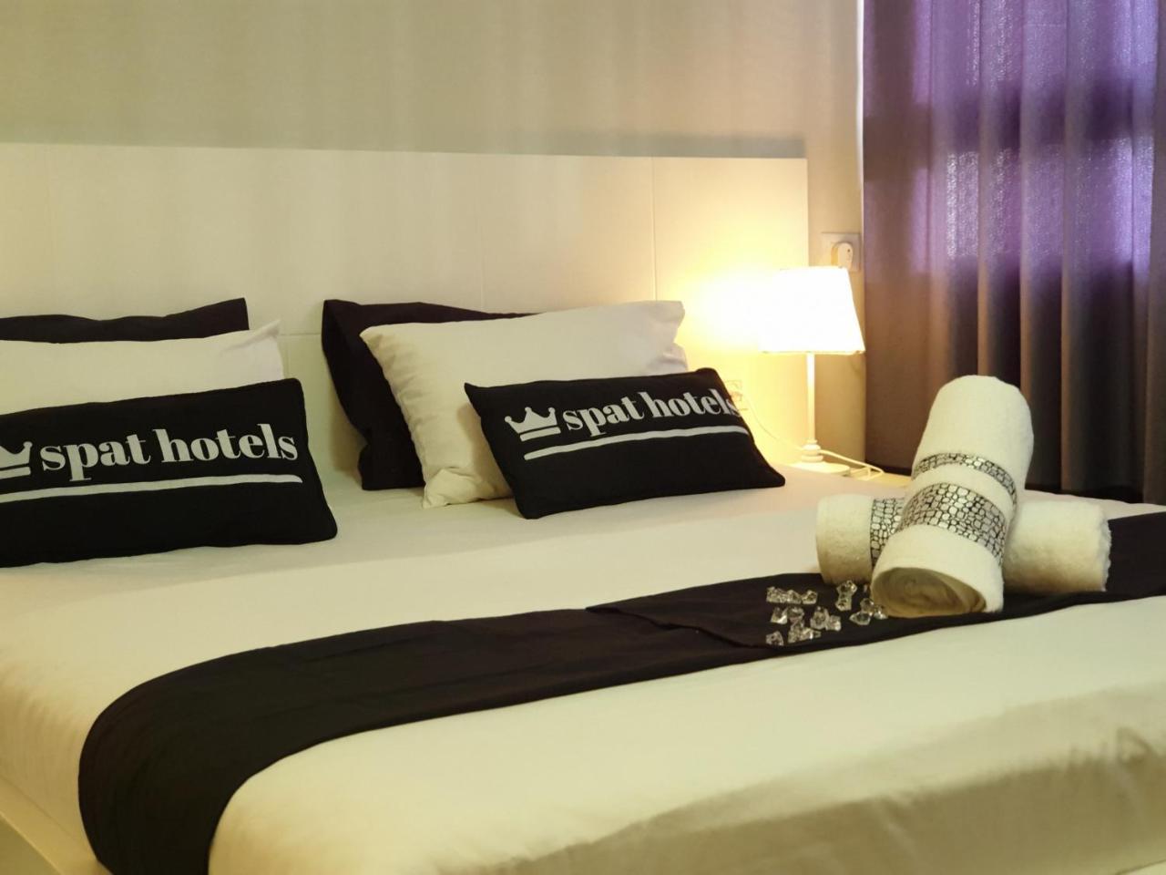 Spat Hotel Ашдод Экстерьер фото