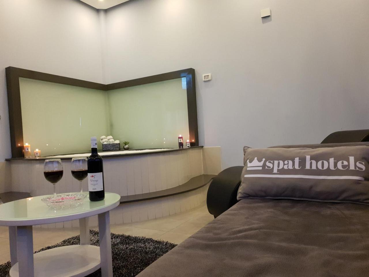 Spat Hotel Ашдод Экстерьер фото